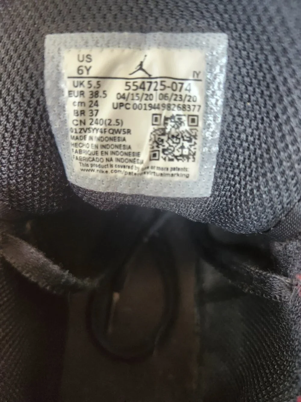 Nike Jordan's Black and Red  / Size: 6Y